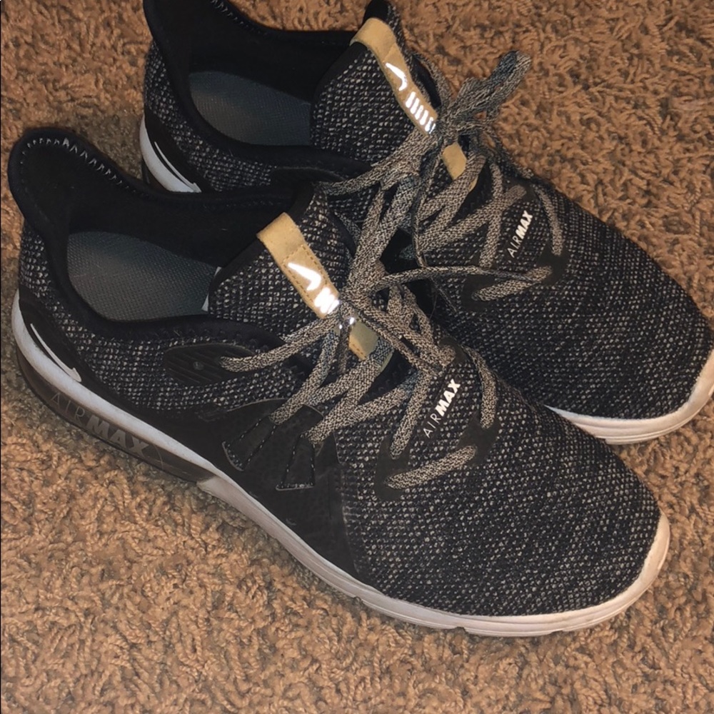 Nike knit air max